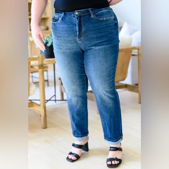 JUDY BLUE NONE -DISTRESSED COOLING TECH HIGH RISE BOYFRIEND JEANS JB88608 - Picture 2 of 6